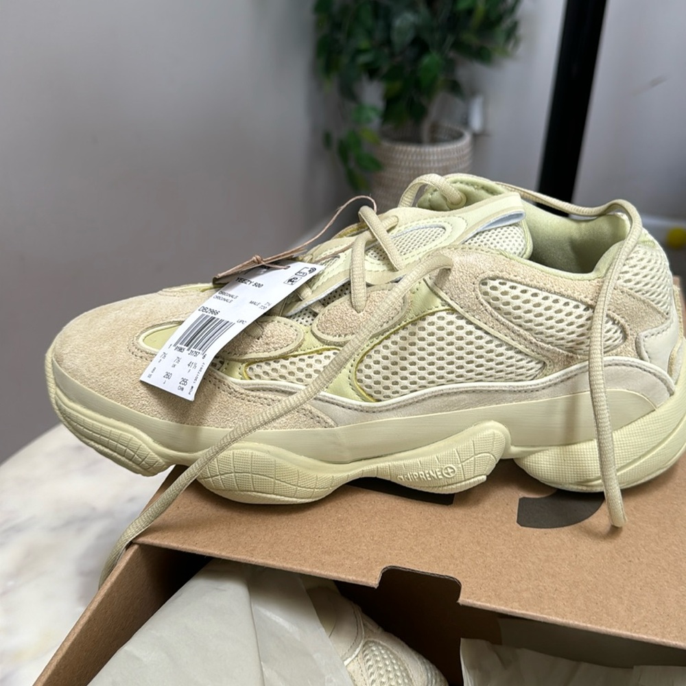 Yeezy 500 new